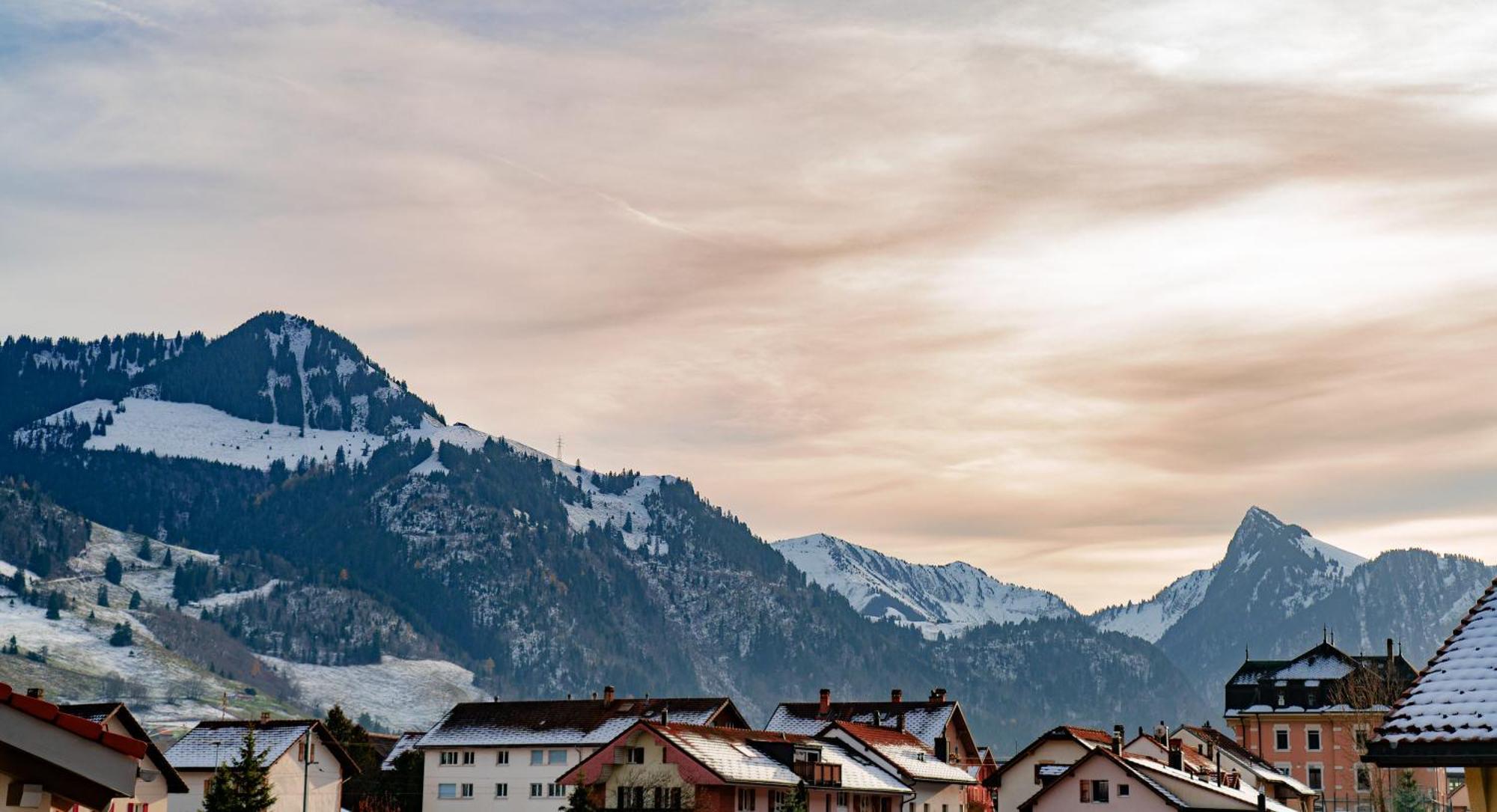 Gruyere Alpes Appartement 3 Chambres Bbq Parking Neirivue Zewnętrze zdjęcie
